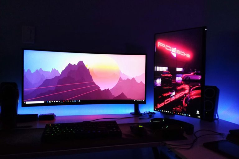 آموزش نحوه بررسی رزولوشن نمایشگر در ویندوز ۱۰